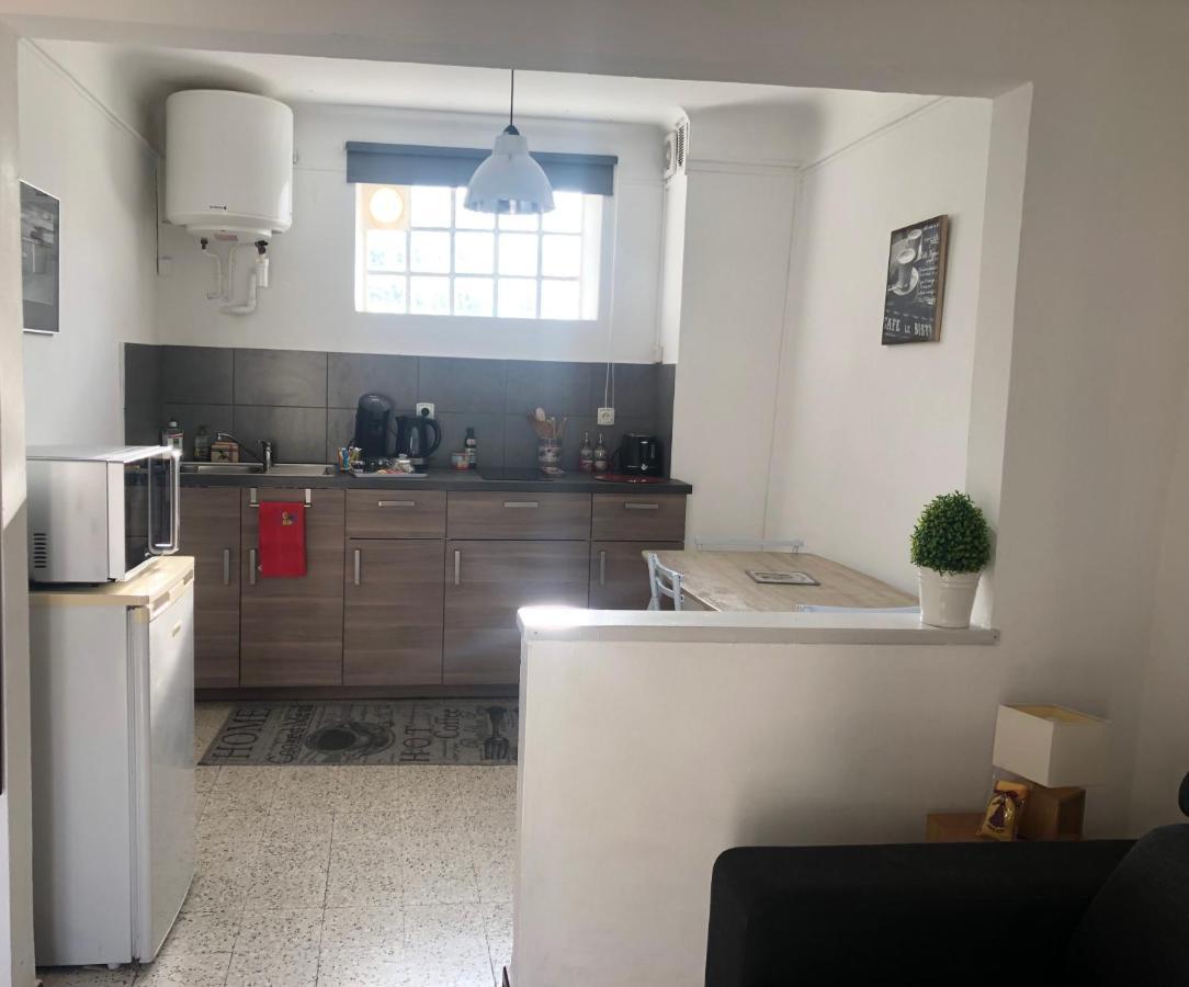 Studio Dans Le Centre Historique D'Arles Apartment ภายนอก รูปภาพ